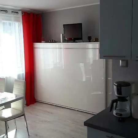 Bay Apartment *